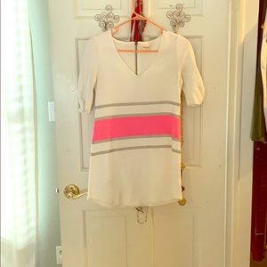 Deletes tunic